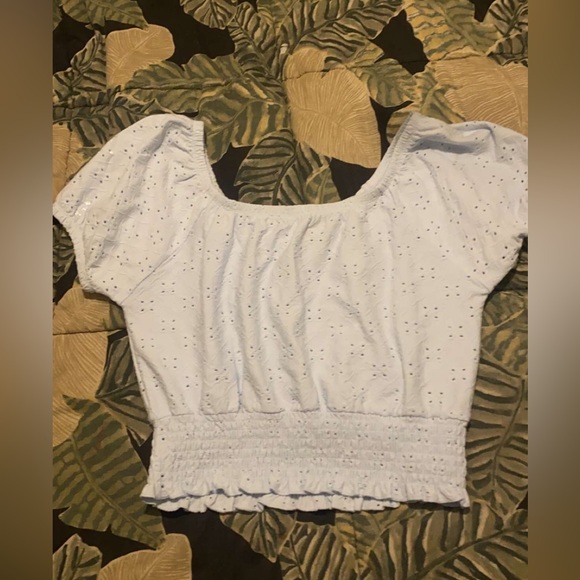 Iight blue crop top - Picture 2 of 2